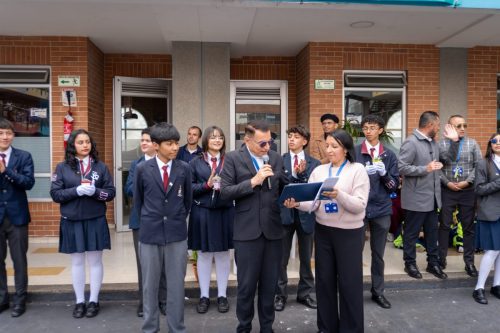 Entrega de Simbolos-80