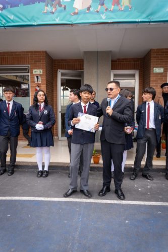 Entrega de Simbolos-84