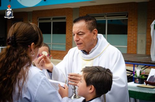Eucaristia Colegio Bilingue Jose Allamano-03